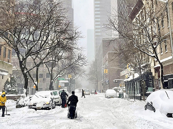 Рекордный снегопад обрушился на восточное побережье США